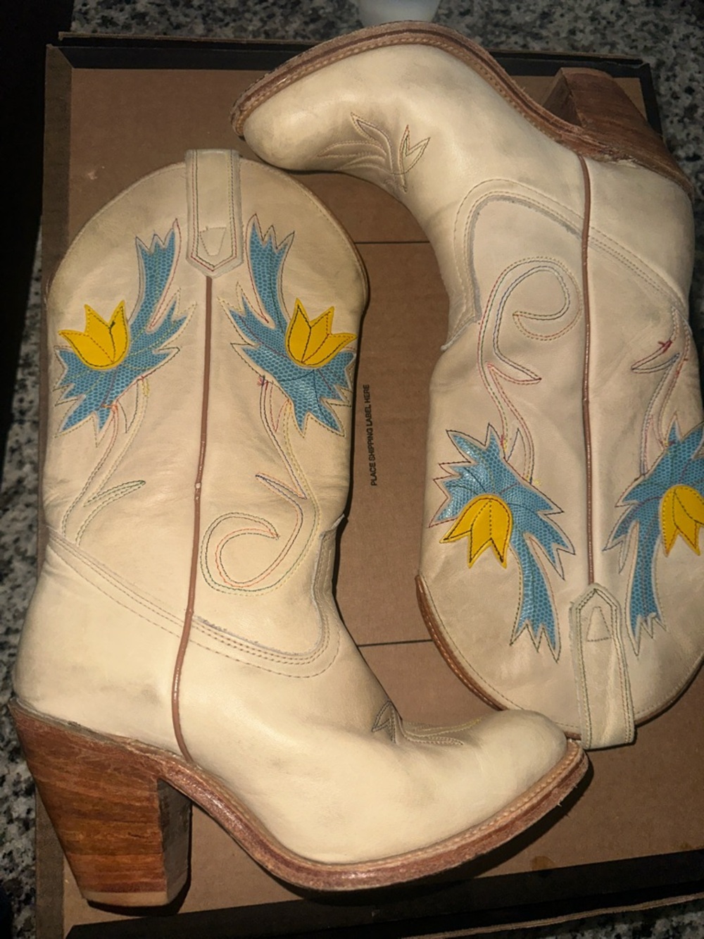MISS CAPEZIO Tulip Cream Cowboy Boots Vintage SZ 6.5 M USA Made Rainbow Stitched - Picture 7 of 16